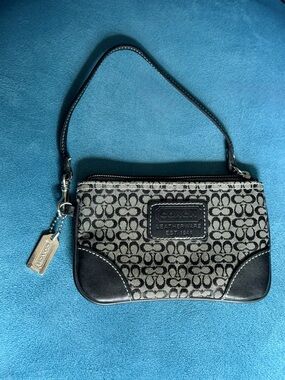 NWOT - Coach Black and Gray Signature Canvas Wristlet